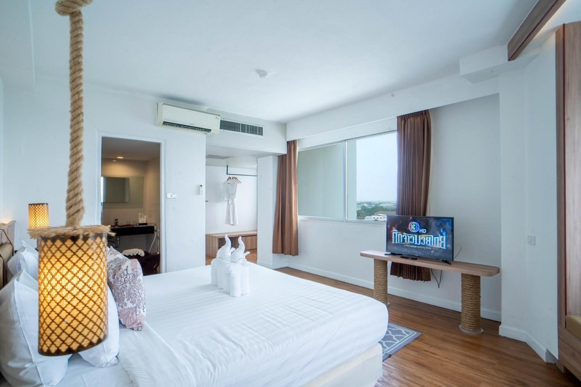 Thong Tarin Hotel Surin Zewnętrze zdjęcie