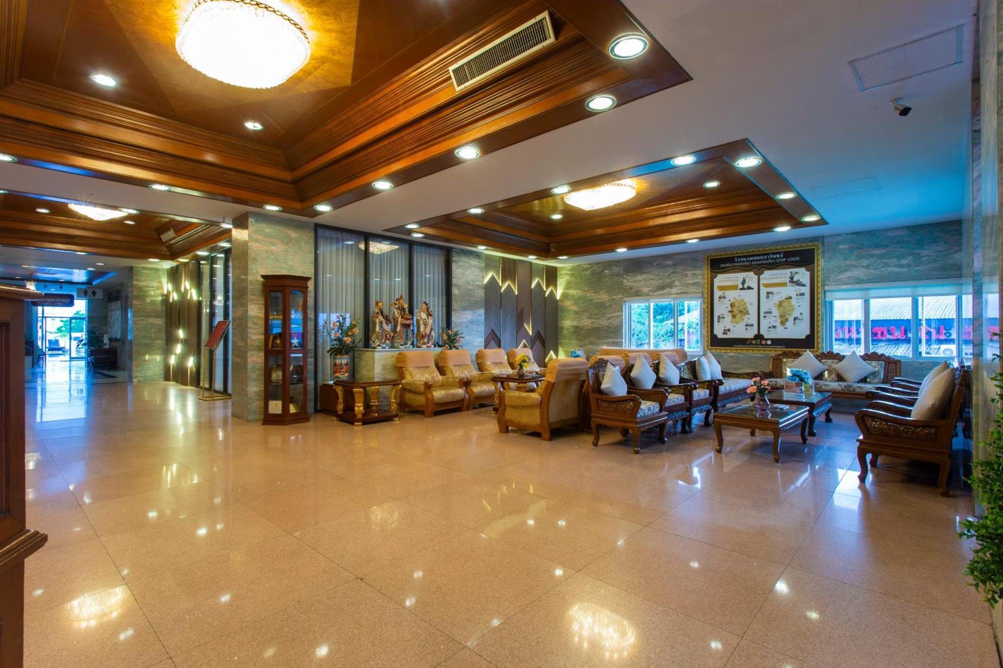 Thong Tarin Hotel Surin Zewnętrze zdjęcie
