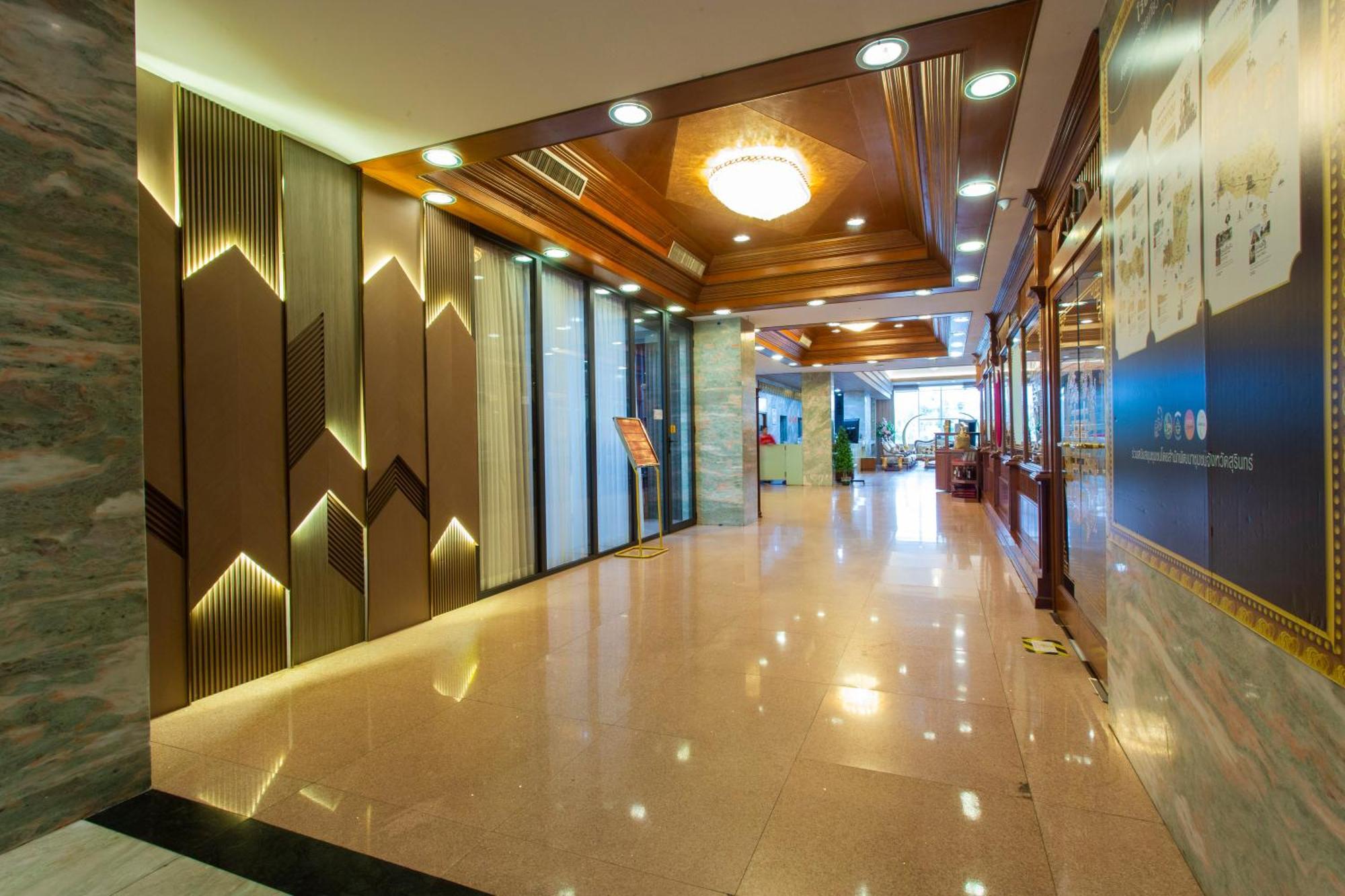 Thong Tarin Hotel Surin Zewnętrze zdjęcie