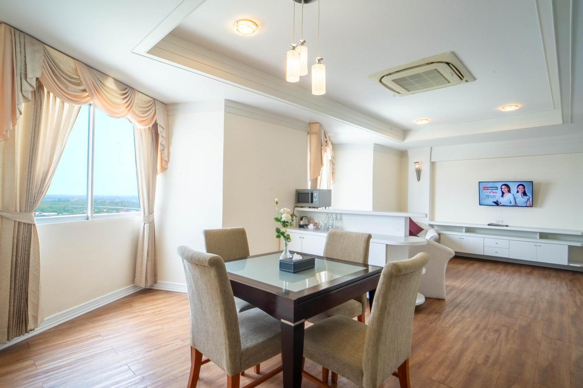 Thong Tarin Hotel Surin Zewnętrze zdjęcie