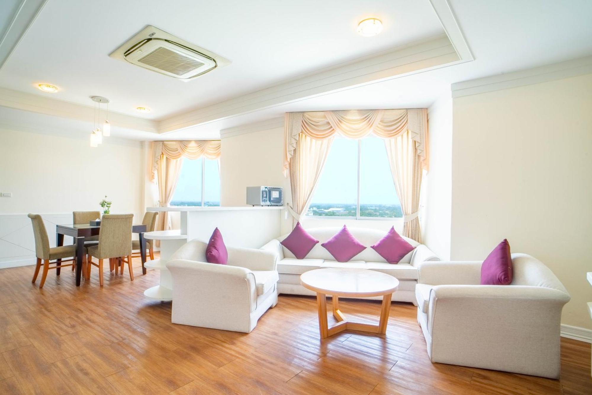 Thong Tarin Hotel Surin Zewnętrze zdjęcie