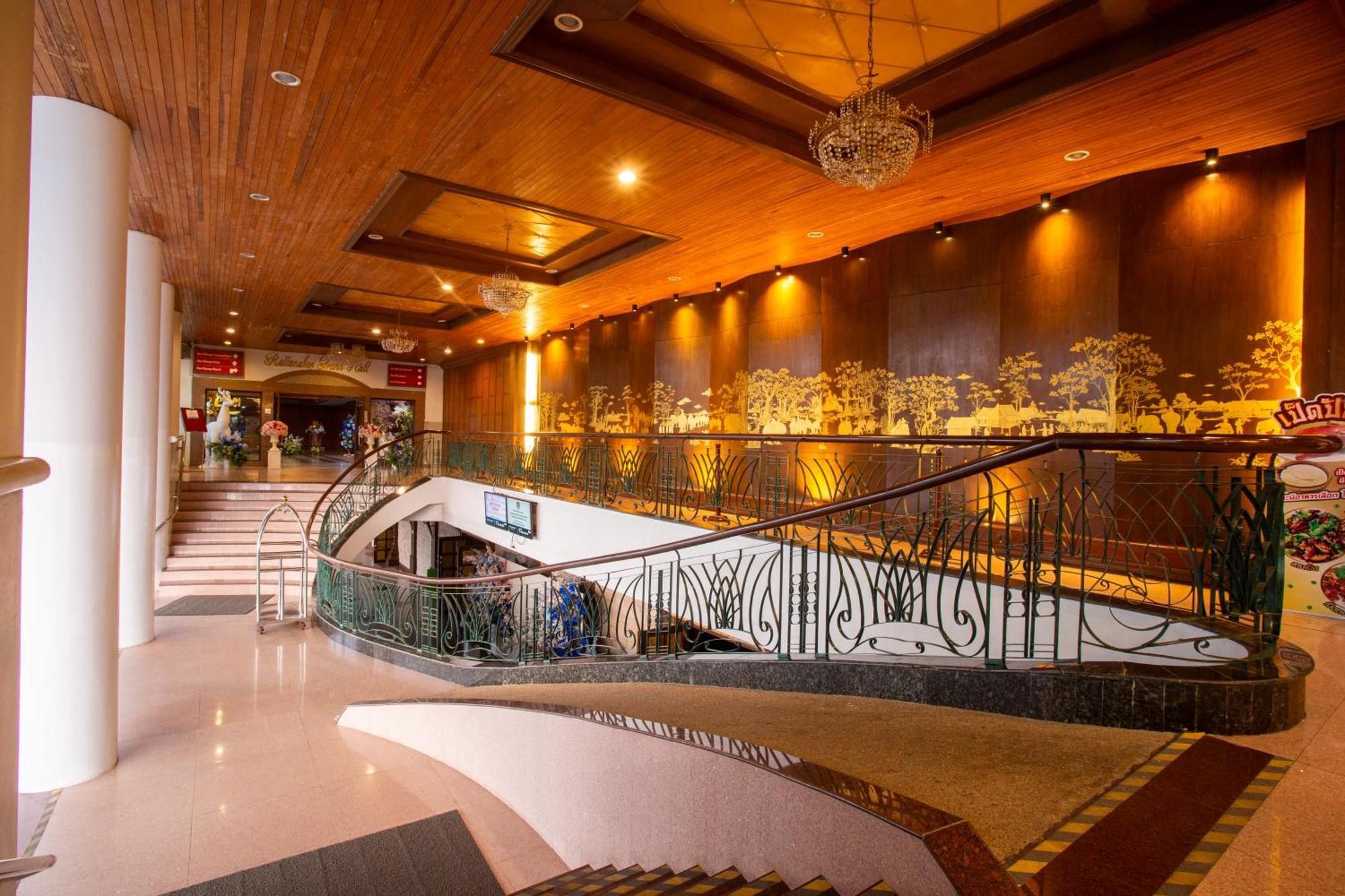 Thong Tarin Hotel Surin Zewnętrze zdjęcie