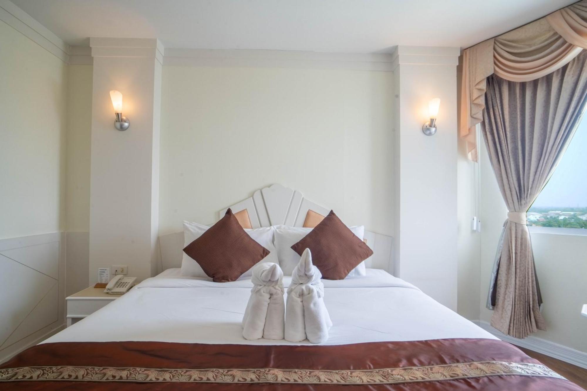 Thong Tarin Hotel Surin Zewnętrze zdjęcie