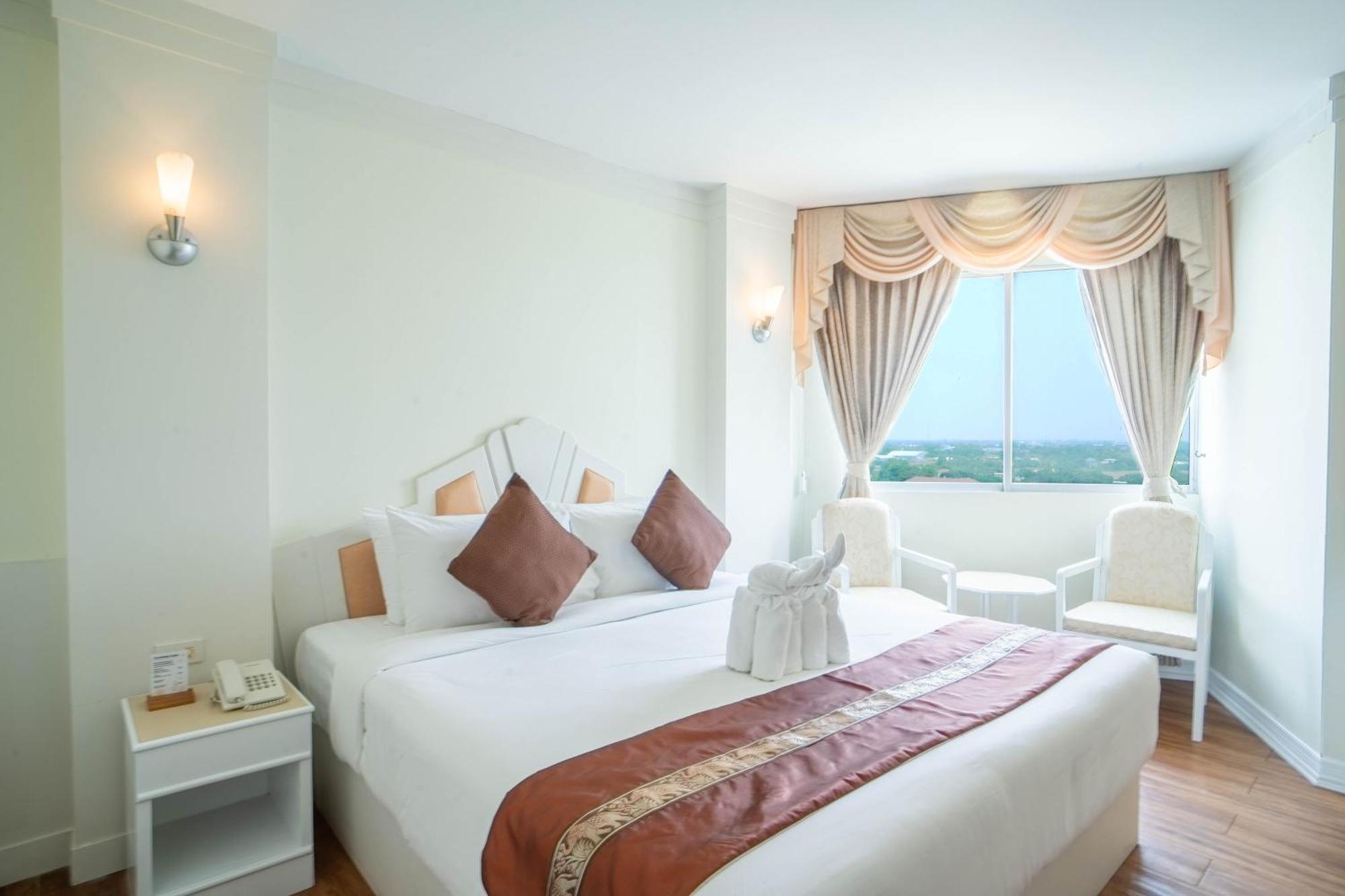 Thong Tarin Hotel Surin Zewnętrze zdjęcie