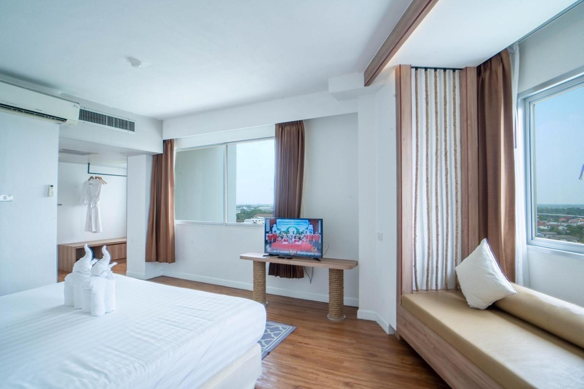 Thong Tarin Hotel Surin Zewnętrze zdjęcie