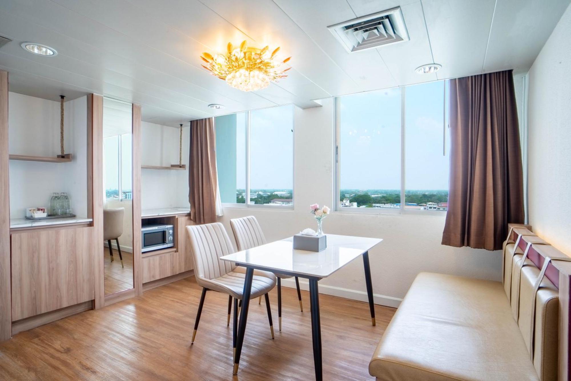 Thong Tarin Hotel Surin Zewnętrze zdjęcie