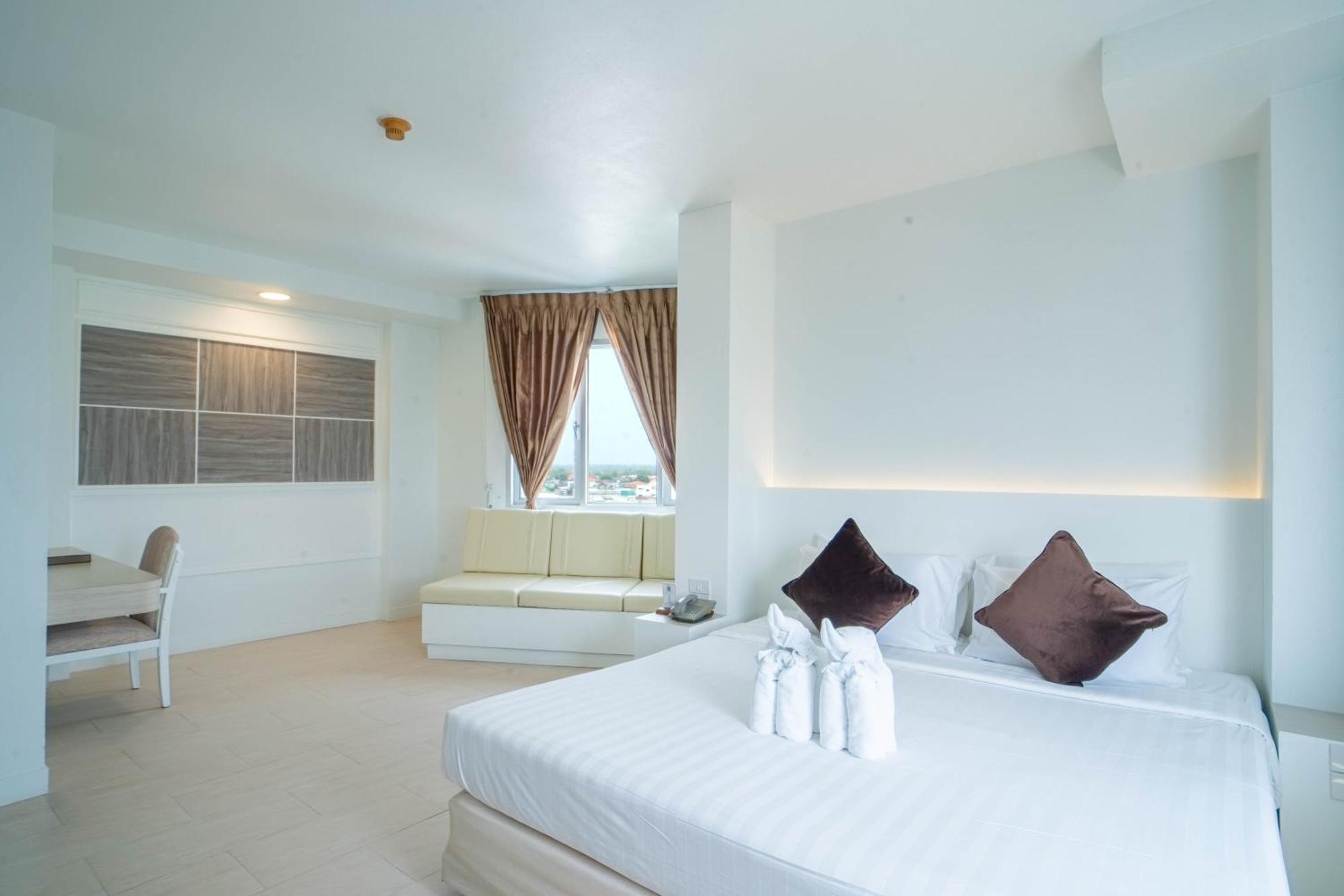 Thong Tarin Hotel Surin Zewnętrze zdjęcie