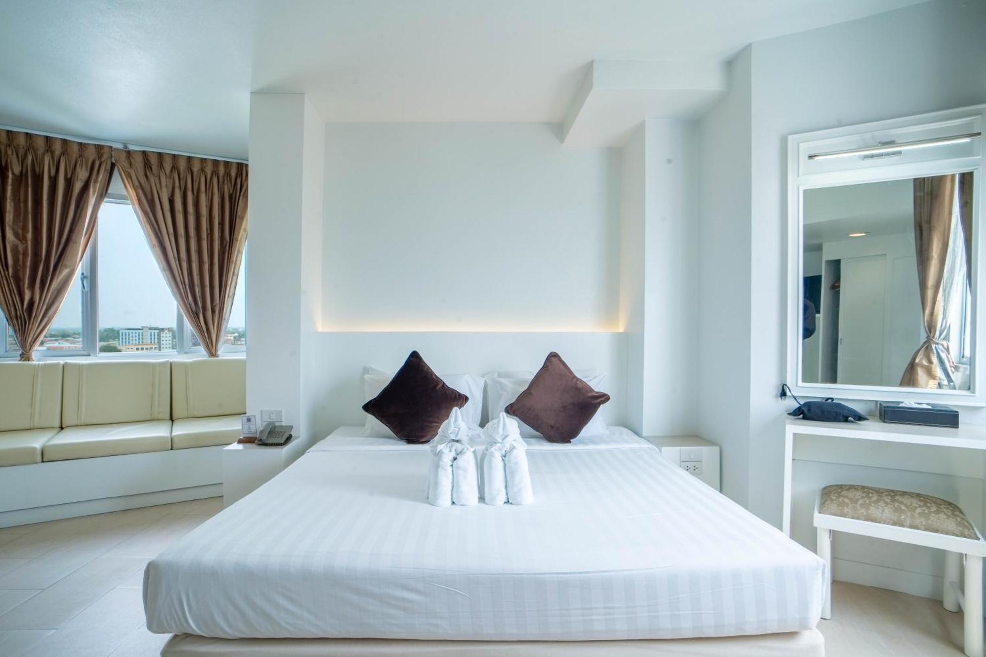 Thong Tarin Hotel Surin Zewnętrze zdjęcie